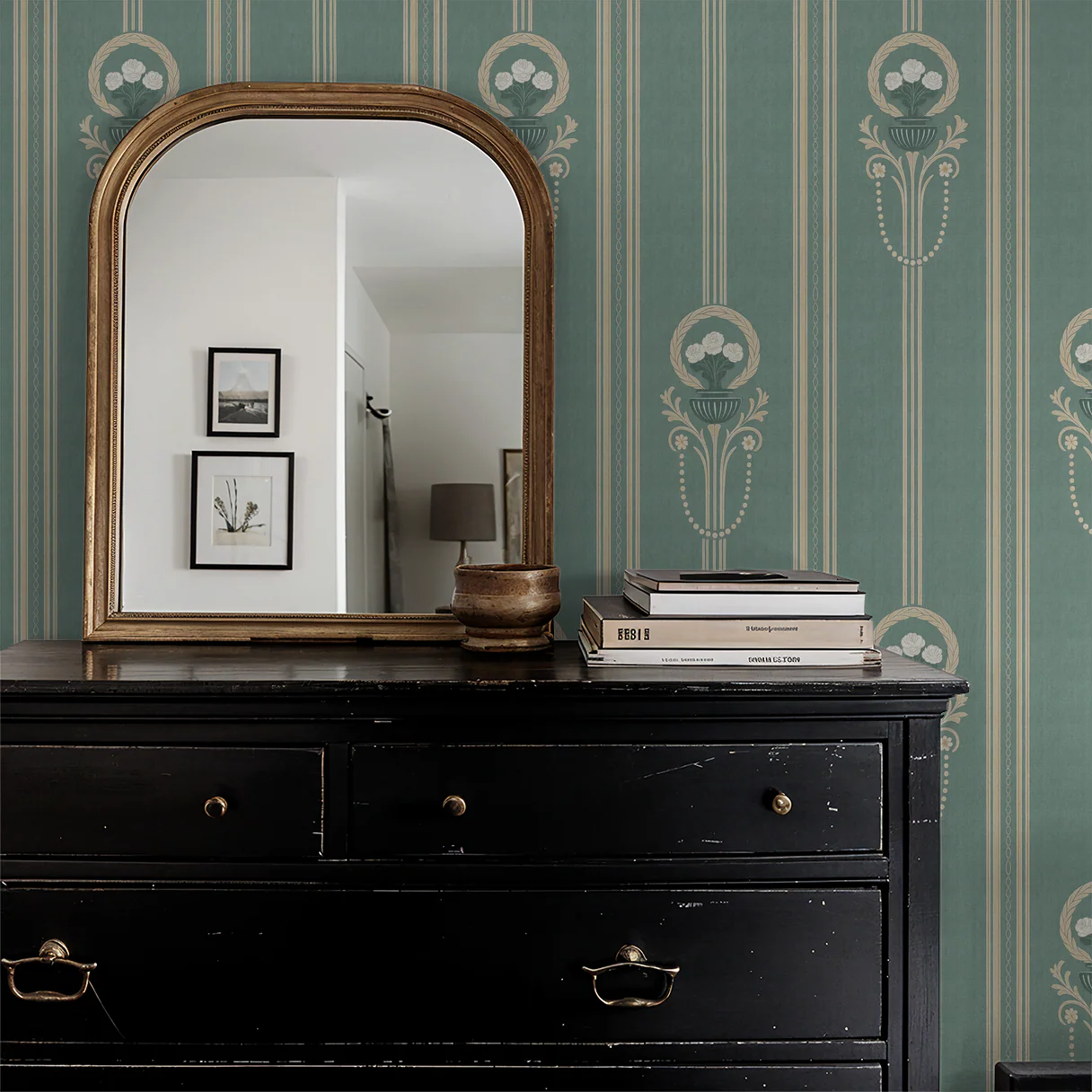 Salon Stripe Wallpaper - Image 3